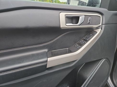 Used 2023 Ford Explorer XLT w/ Equipment Group 202A image 11