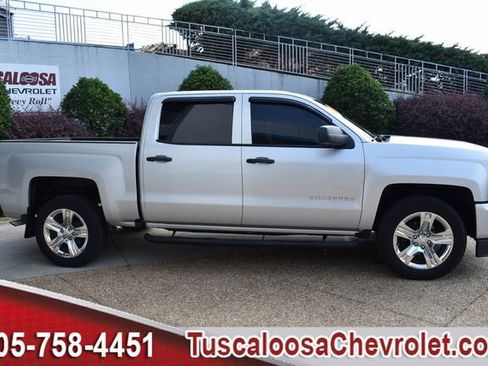 Used 2018 Chevrolet Silverado 1500 Custom w/ Custom Value Package RWD image 10