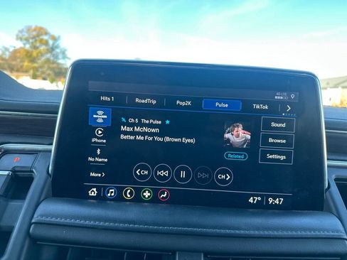 Used 2021 Chevrolet Suburban LT w/ LT Signature Package image 52