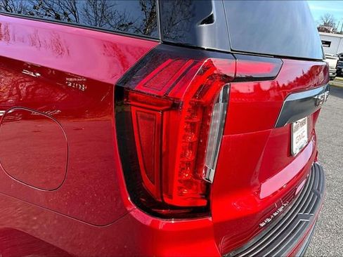 Used 2021 GMC Yukon AT4 w/ Technology Package image 32