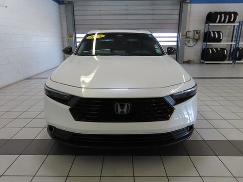 Certified 2025 Honda Accord SE image 18