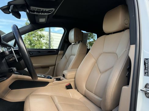 Used 2024 Porsche Macan image 5