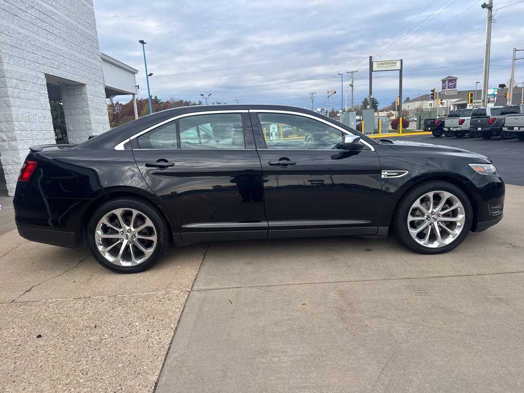 Used 2018 Ford Taurus Limited AWD/4WD image 8