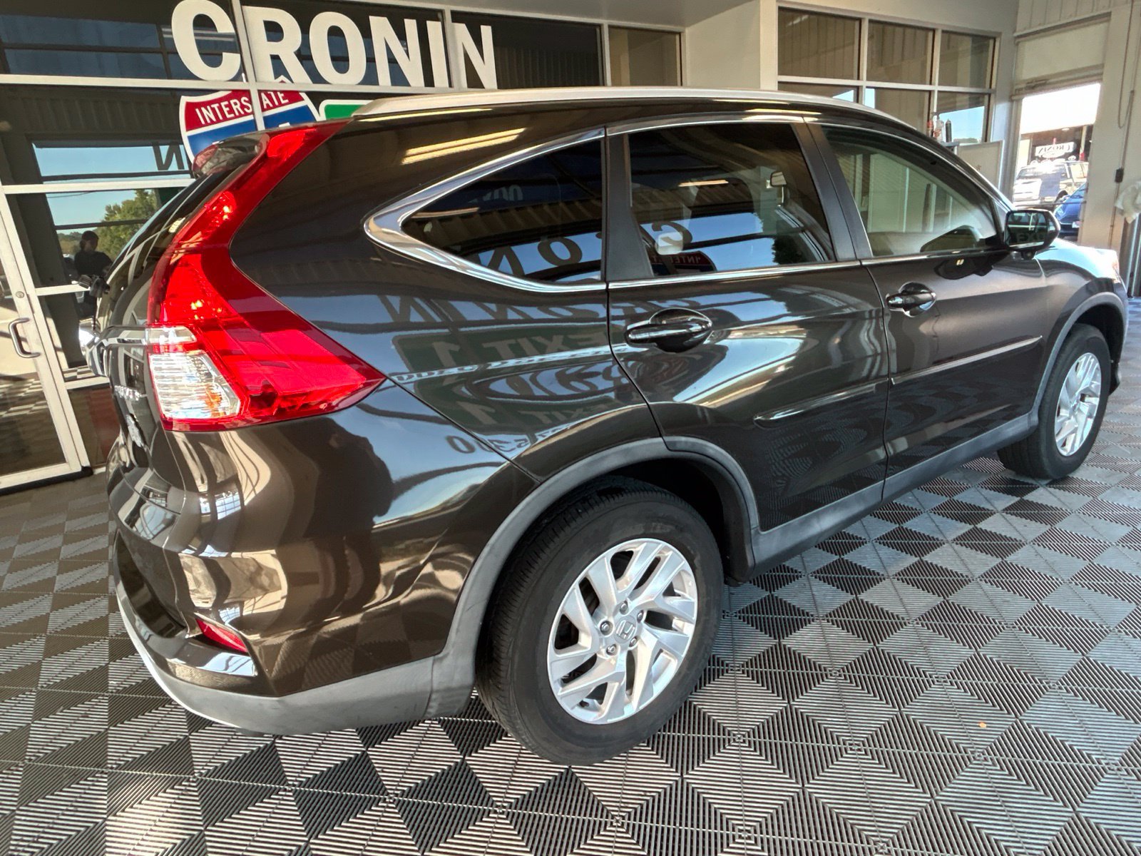 Used 2015 Honda CR-V EX-L image 6