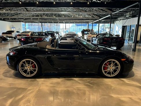 Used 2017 Porsche 718 Boxster S image 6