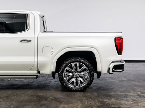 Used 2023 GMC Sierra 1500 Denali w/ Denali Reserve Package AWD/4WD image 15