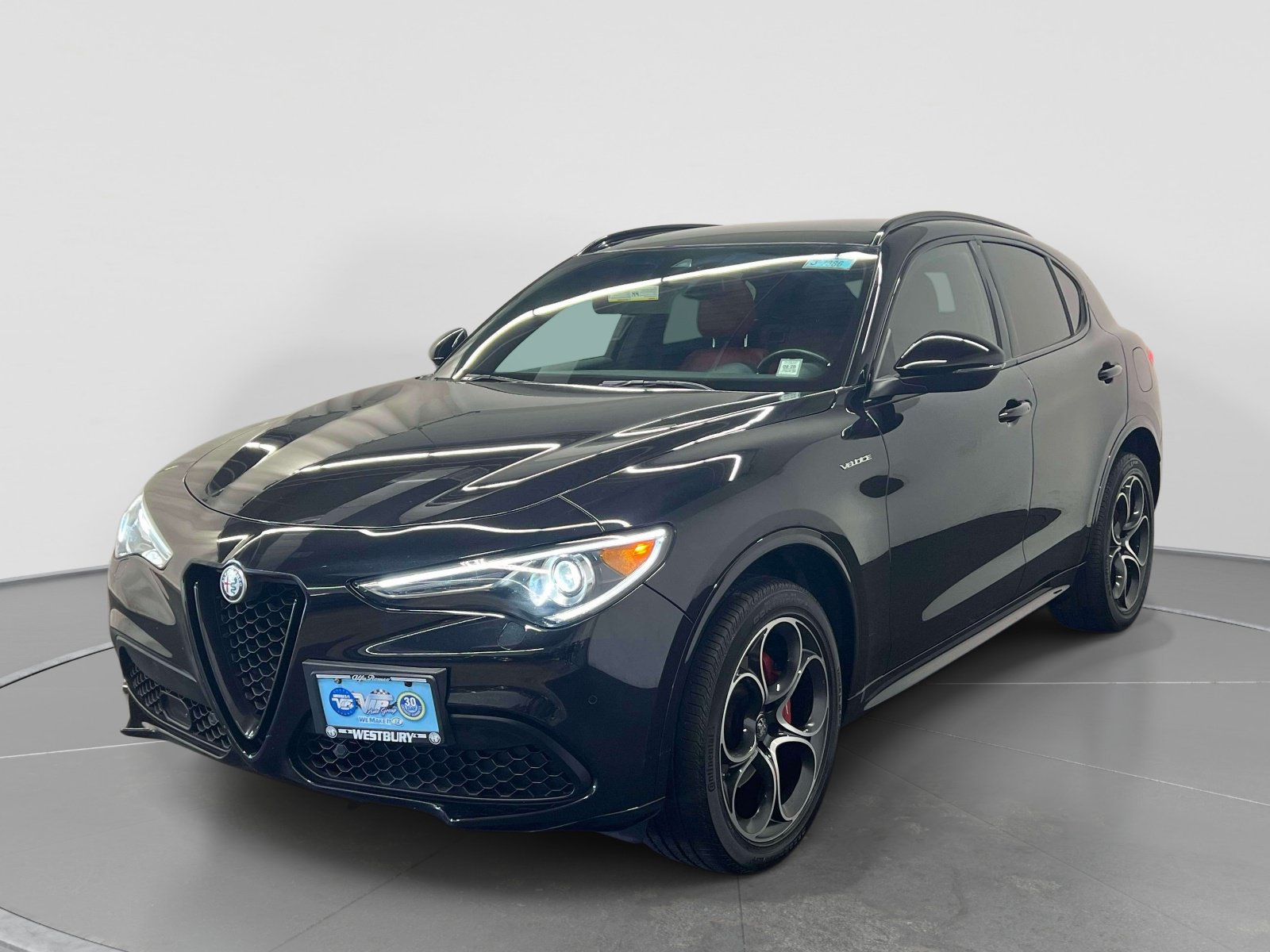 Used 2023 Alfa Romeo Stelvio Veloce AWD/4WD image 4