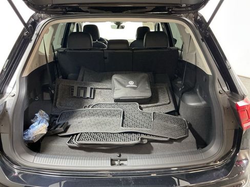 Used 2023 Volkswagen Tiguan SE image 30