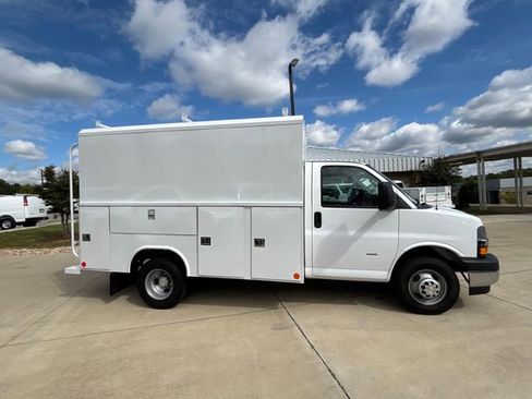 New 2025 Chevrolet Express 3500 w/ Power Convenience Package image 12