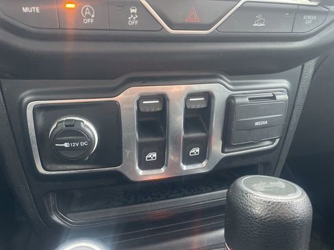 Used 2021 Jeep Wrangler Sport S image 26