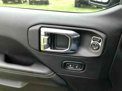 Used 2025 Jeep Gladiator Sport AWD/4WD image 20