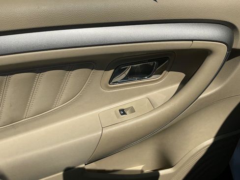 Used 2015 Ford Taurus SEL w/ Equipment Group 201A image 15