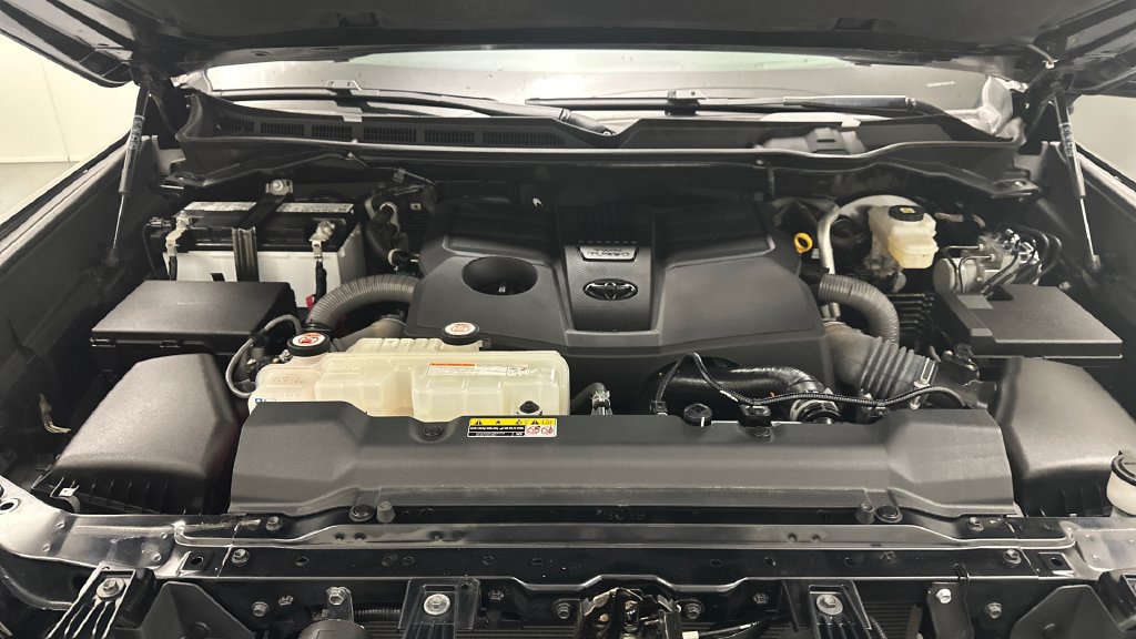 Used 2024 Toyota Tundra Platinum AWD/4WD image 11