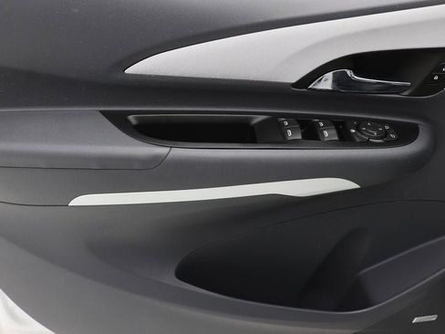 Used 2021 Chevrolet Bolt Premier w/ Infotainment Package image 16