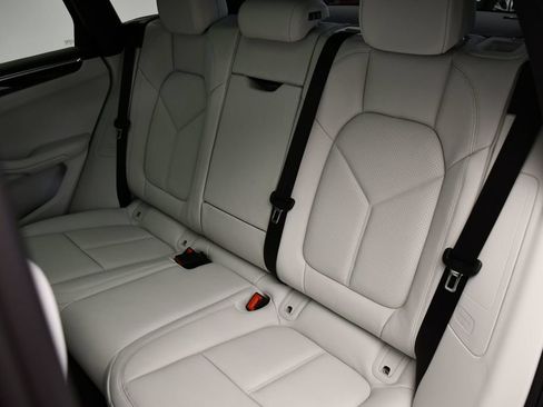 Certified 2026 Porsche Macan Turbo AWD/4WD image 46