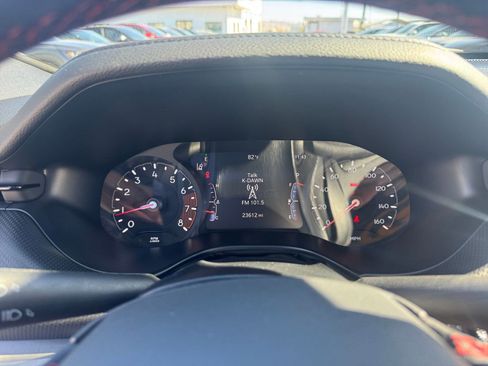 Used 2025 Jeep Compass Trailhawk image 38