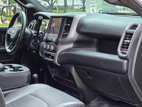 Used 2022 RAM 3500 Tradesman w/ Chrome Appearance Group AWD/4WD image 21
