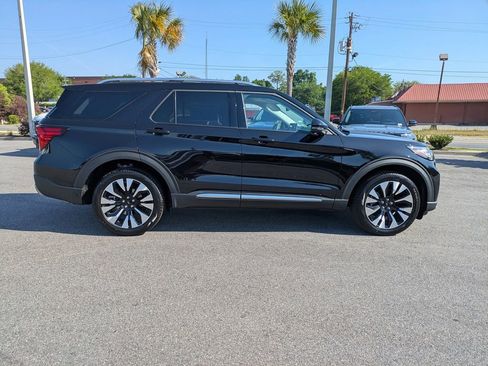 New 2026 Ford Explorer Platinum image 3