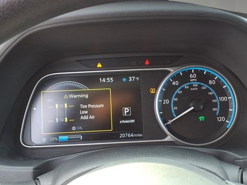 Used 2023 Nissan Leaf S image 11