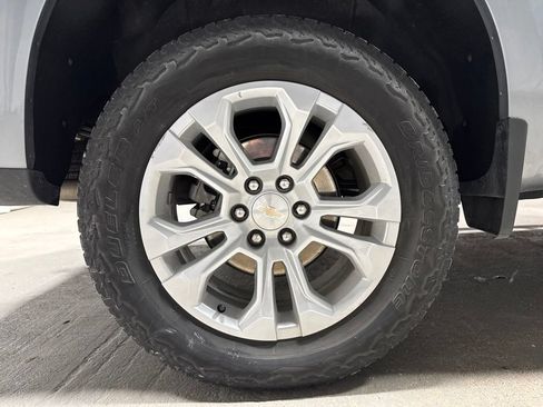 Used 2024 Chevrolet Silverado 1500 LTZ w/ Z71 Off-Road Package AWD/4WD image 38