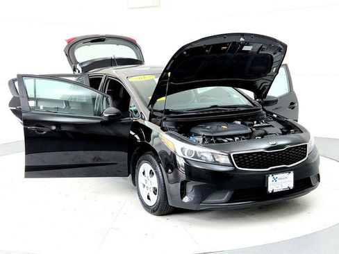 Used 2017 Kia Forte LX FWD image 9