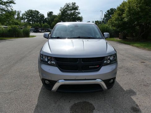 Used 2020 Dodge Journey Crossroad FWD image 2