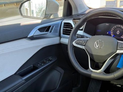 New 2026 Volkswagen Taos SE AWD/4WD image 8
