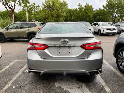 Used 2019 Toyota Camry SE FWD image 5