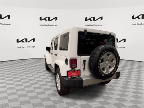 Used 2012 Jeep Wrangler Unlimited Sahara AWD/4WD image 7
