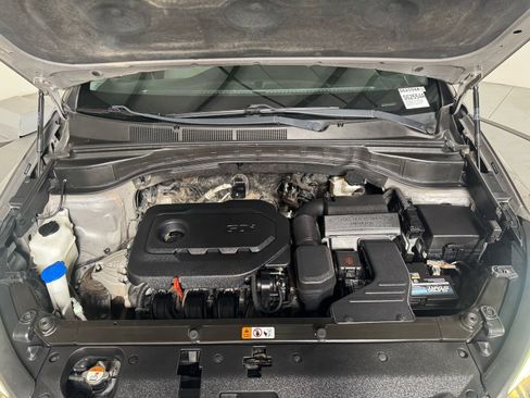 Used 2018 Hyundai Santa Fe Sport w/ 2.4L Value Package 02 FWD image 15