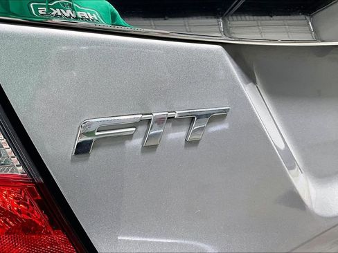 Used 2018 Honda Fit EX image 40