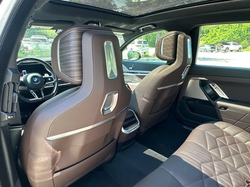 Used 2025 BMW 740i xDrive AWD/4WD image 24