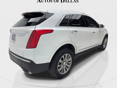 Used 2018 Cadillac XT5 Luxury w/ Driver Awareness Package image 10