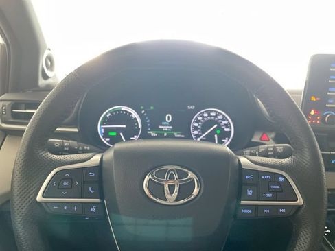 Used 2024 Toyota Sienna Limited AWD/4WD image 25