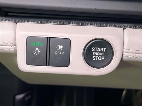 New 2025 Porsche Panamera 4 image 38