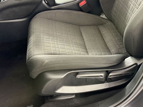 Used 2023 Honda HR-V LX image 15