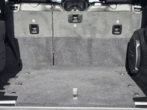 Used 2021 Jeep Wrangler Unlimited Sahara image 27