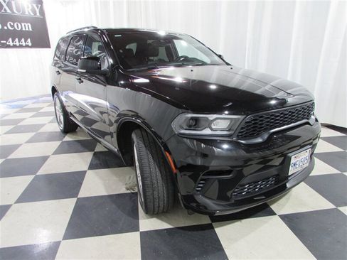 Used 2023 Dodge Durango GT image 3