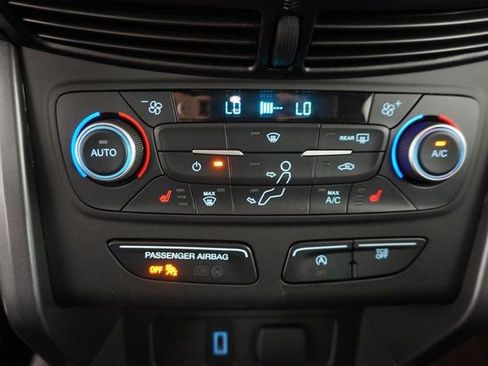 Used 2019 Ford Escape SEL image 29