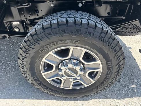 Used 2025 Ford F250 Lariat AWD/4WD image 17