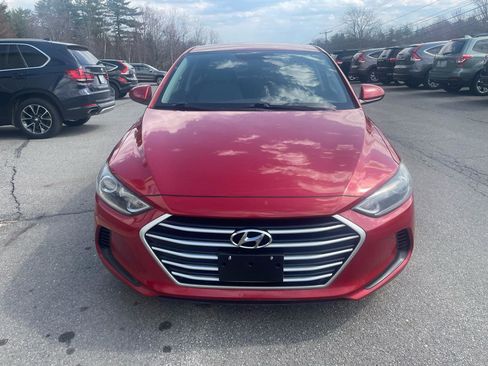 Used 2017 Hyundai Elantra SE image 2