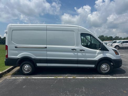 Used 2023 Ford Transit 250 Medium Roof AWD image 10