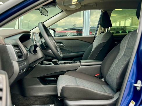 Used 2023 Nissan Rogue SV image 14