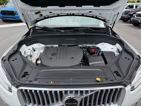 Used 2025 Volvo XC90 B5 Plus w/ Protection Package Premier AWD/4WD image 29