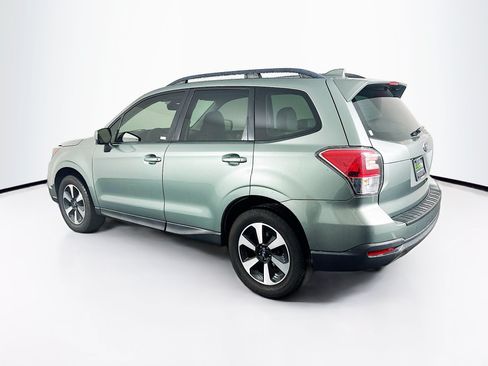 Used 2017 Subaru Forester 2.5i Premium AWD/4WD image 5
