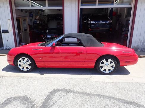 Used 2003 Ford Thunderbird RWD image 6