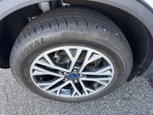 Used 2020 Ford Escape SEL image 17