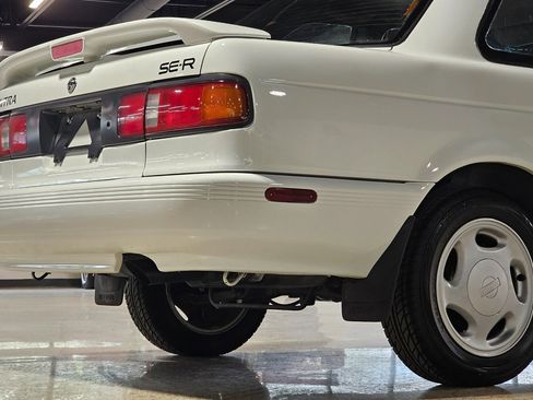 Used 1991 Nissan Sentra SE-R image 21