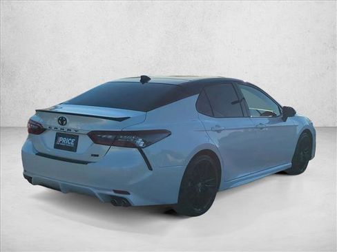Used 2023 Toyota Camry XSE FWD image 5