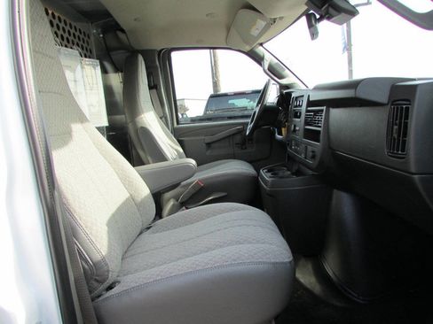 Used 2025 Chevrolet Express 2500 Extended w/ Communications Package image 15